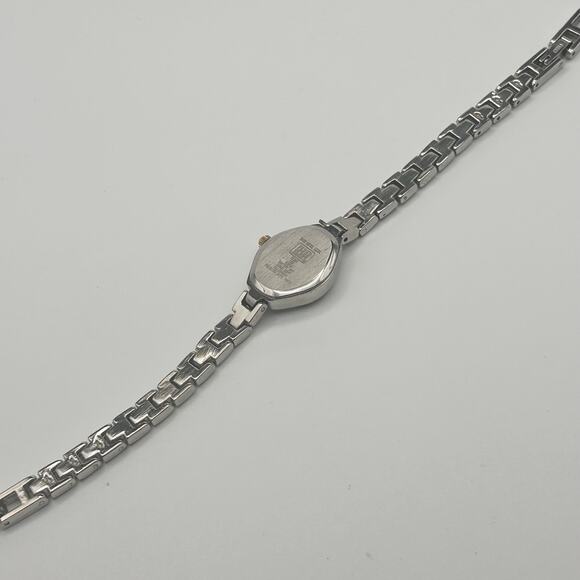 Faded Glory Silver Tone Women’s Quartz Watch 27mm Working New Battery - Picture 6 of 8